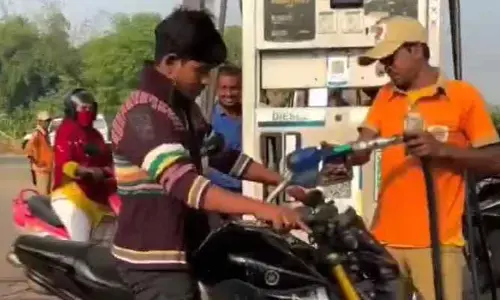వాహ‌న‌దారుల‌కు అల‌ర్ట్‌..ఇలా చేస్తే పెట్రోల్ ఆదా అవుతుంది!