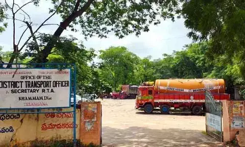 ఫైల్ కదలాలంటే పైసలే..