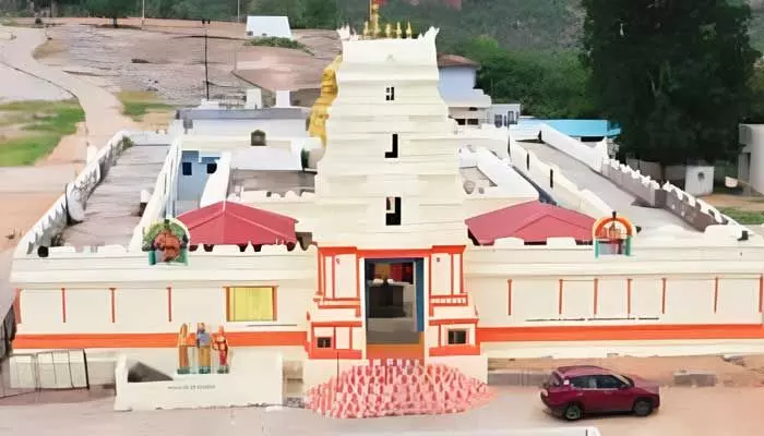 సిర్సనగండ్ల సీతారామచంద్ర స్వామి ఆలయానికి ఆధ్యాత్మిక శోభ సిర్సనగండ్ల సీతారామచంద్ర స్వామి ఆలయానికి ఆధ్యాత్మిక శోభ