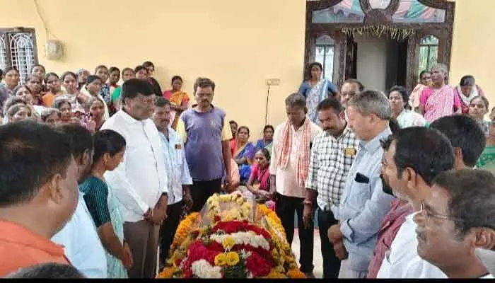 కార్మిక నాయకులను బలి తీసుకున్న రోడ్డు ప్రమాదం కార్మిక నాయకులను బలి తీసుకున్న రోడ్డు ప్రమాదం