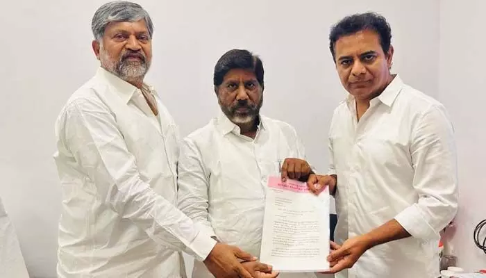 భట్టి విక్రమార్కను కలిసిన కేటీఆర్.. నేతన్నల కోసం వినతి భట్టి విక్రమార్కను కలిసిన కేటీఆర్.. నేతన్నల కోసం వినతి