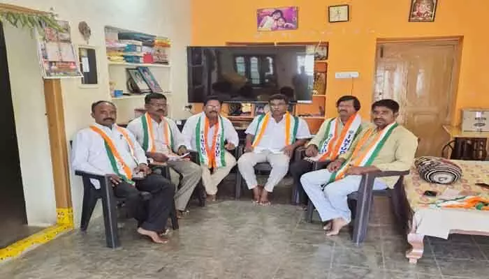 ఏప్రిల్ 04న దేవరకొండలో కార్మిక మహాగర్జన ఏప్రిల్ 04న దేవరకొండలో కార్మిక మహాగర్జన
