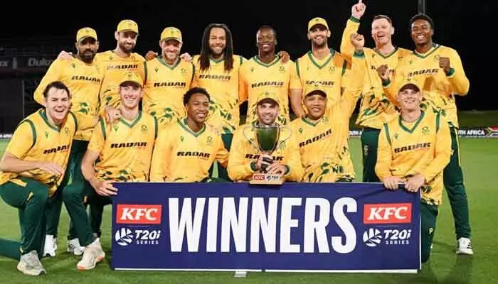 SA Vs NZ: కివీస్ గడ్డపై దక్షిణాఫ్రికా రికార్డు విజయం.. టీ20 సిరీస్ కైవసం SA Vs NZ: కివీస్ గడ్డపై దక్షిణాఫ్రికా రికార్డు విజయం.. టీ20 సిరీస్ కైవసం