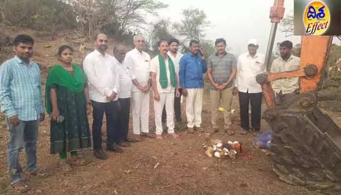 దిశ కథనానికి స్పందన.. తీరనున్న రైతుల కష్టాలు దిశ కథనానికి స్పందన.. తీరనున్న రైతుల కష్టాలు