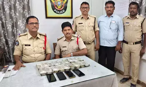 క్రికెట్ బెట్టింగ్‌పై దాడి: నలుగురి అరెస్ట్