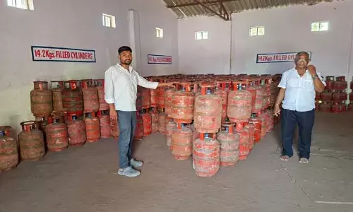 నిజాంసాగర్ మండలంలో గ్యాస్ సిలిండర్ల కొరత లేదు