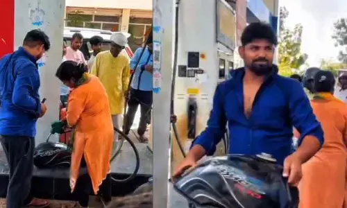 పెట్రోల్ కొరత...ఓపిక లేక‌, ఏకంగా బైక్ ట్యాంక్ ఎత్తుకొచ్చేశాడు