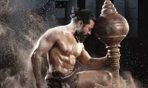 Ram Charan: గ్లోబల్ స్టార్ బర్త్ డే స్పెషల్.. అభిమానులకు పూనకాలు తెప్పిస్తున్న  ‘పెద్ది’  గ్లింప్స్