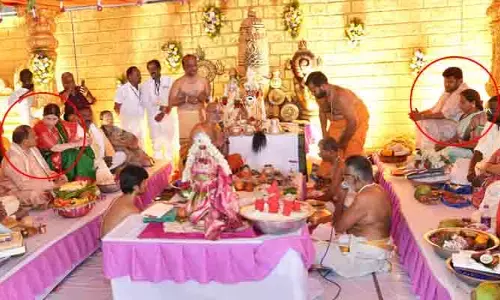 కన్నుల పండువగా సీతారాముల కళ్యాణం.. రామయ్య వైపు పీసీసీ చీఫ్.. సీతమ్మ వైపు కవిత