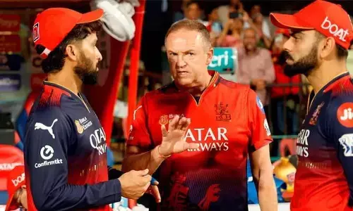 ఆర్సీబీకి మరో భారీ షాక్.. ఆ స్టార్ బౌలర్ కూడా దూరమైనట్టేనా?