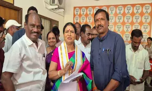 సర్వీస్ లోని ఉపాధ్యాయులకు టెట్ ను మినహాయించాలి