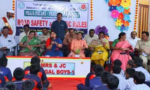 రోడ్డు భద్రతపై అవగాహనతో ప్రమాదాల నివారణ సాధ్యం :   కలెక్టర్ డా. సత్య శారద