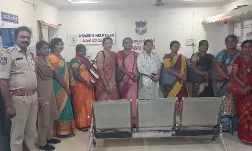 చలో అసెంబ్లీ నేపథ్యంలో ఆశా వర్కర్ల ముందస్తు అరెస్టులు