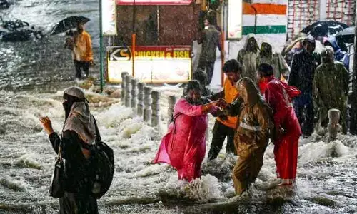 హైదరాబాద్‌లో కుండ‌పోత‌ వర్షం..భారీగా ట్రాఫిక్ జామ్