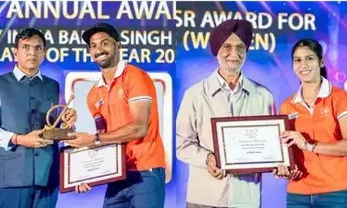 హాకీ ఉత్తమ ప్లేయర్లుగా హార్దిక్, నవ్‌నీత్ కౌర్‌లకు అవార్డులు