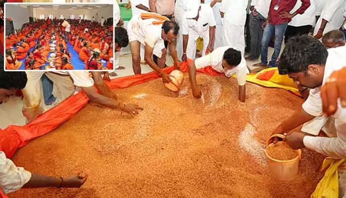 వారంరోజుల్లో ఒంటిమిట్ట శ్రీ రాములవారి కల్యాణం.. శాస్త్రోక్తంగా తలంబ్రాల తయారీ వారంరోజుల్లో ఒంటిమిట్ట శ్రీ రాములవారి కల్యాణం.. శాస్త్రోక్తంగా తలంబ్రాల తయారీ