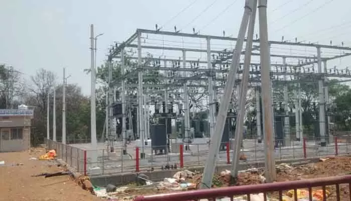 రాముడు లేని అయోధ్యలా విశ్వనాథపురం కరెంట్ స్టేషన్ రాముడు లేని అయోధ్యలా విశ్వనాథపురం కరెంట్ స్టేషన్