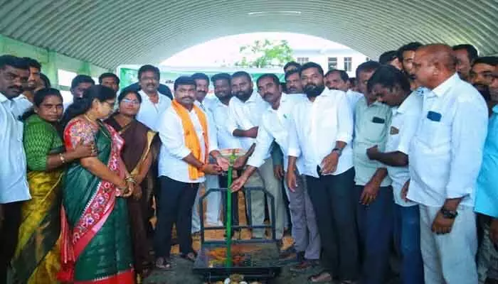 రైతులు ఆర్థికంగా అభివృద్ధి చెందాలి : ఎమ్మెల్యే మేడిపల్లి సత్యం రైతులు ఆర్థికంగా అభివృద్ధి చెందాలి : ఎమ్మెల్యే మేడిపల్లి సత్యం