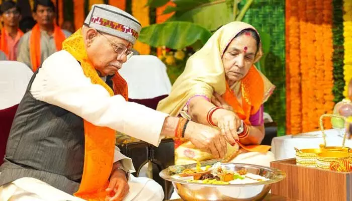 లోక్ భవన్లో శ్రీరామనవమి వేడుకలు.. గవర్నర్ శివ్ ప్రతాప్ శుక్లా ప్రత్యేక పూజలు లోక్ భవన్లో శ్రీరామనవమి వేడుకలు.. గవర్నర్ శివ్ ప్రతాప్ శుక్లా ప్రత్యేక పూజలు
