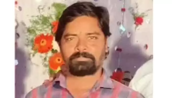 మద్యానికి బానిసై వీఆర్ఏ ఆత్మహత్య మద్యానికి బానిసై వీఆర్ఏ ఆత్మహత్య