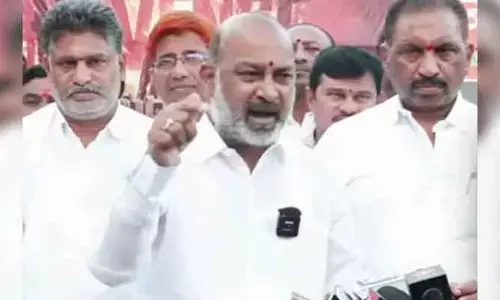 కేసీఆర్, రేవంత్ రెడ్డి కుమ్మక్కయ్యారు.. బండి సంజయ్ తీవ్ర ఆరోపణలు