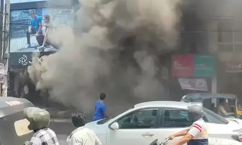 Breaking: బోయిన్‌పల్లిలో అగ్నిప్రమాదం.. కళ్లద్దాల దుకాణంలో చెలరేగిన మంటలు