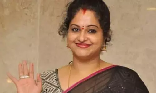ప్రభాస్‌కు తల్లిగా మాత్రమే నటించనన్నాను.. ఆ పాత్ర కాదని పూర్తి క్లారిటీ ఇచ్చిన రాశి.