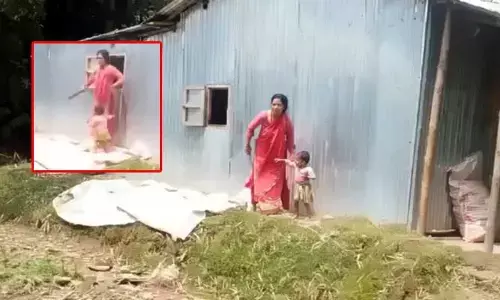 వందల మంది అల్లరి మూకపై ఒంటరి మహిళ పోరాటం.. శివంగిలా తిరగబడిన వైనం!