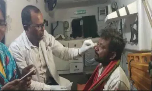 అంత్యక్రియలకు వెళ్లి వస్తుండగా ప్రమాదం.. దంప‌తుల‌కు గాయాలు