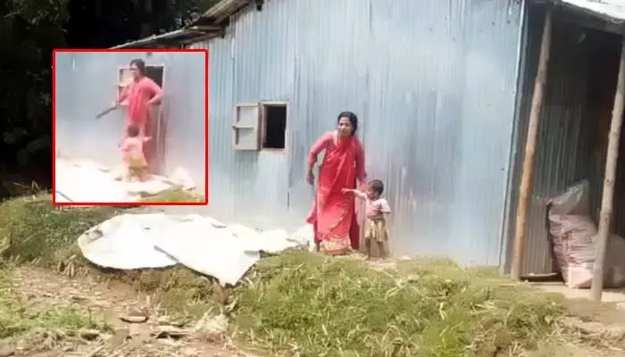 వందల మంది అల్లరి మూకపై ఒంటరి మహిళ పోరాటం.. శివంగిలా తిరగబడిన వైనం! వందల మంది అల్లరి మూకపై ఒంటరి మహిళ పోరాటం.. శివంగిలా తిరగబడిన వైనం!