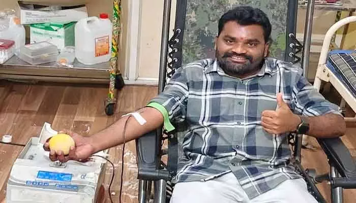 55 సార్లు రక్తదానం చేసిన గాలిపెల్లి కుమార్ 55 సార్లు రక్తదానం చేసిన గాలిపెల్లి కుమార్
