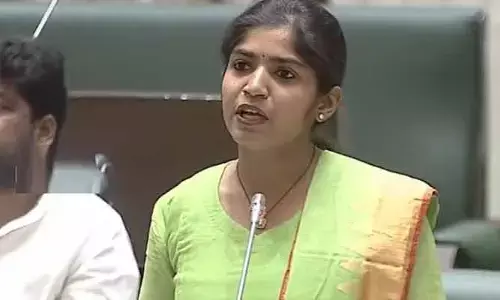 అసెంబ్లీలో కౌశిక్ రెడ్డి ప్రవర్తనపై ఎమ్మెల్యే యశస్వినీ రెడ్డి ఆగ్రహం