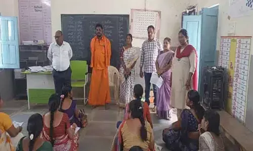 ఉల్లాస్ అక్ష‌రాస్య‌త ప‌రీక్ష‌ల‌ను ఎంపీడీవో త‌నిఖీ