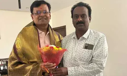 న్యాయవాదుల సమస్యలు పరిష్కరించాలి