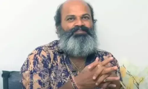 నా భార్య బాలీవుడ్ స్టార్ హీరోలతో నటించింది.. షాపింగ్ నిజాలు చెప్పిన గడ్డం నవీన్