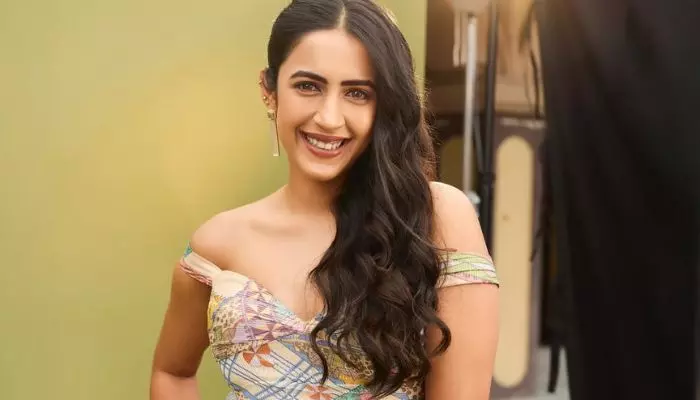 విజయ్ దేవరకొండతో పెళ్లి.. పుకార్లపై నిహారిక క్లారిటీ విజయ్ దేవరకొండతో పెళ్లి.. పుకార్లపై నిహారిక క్లారిటీ