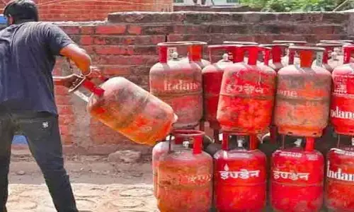 LPG Gas Price(March 30): తెలుగు రాష్ట్రాల్లో గ్యాస్ సిలిండర్ ధరలు