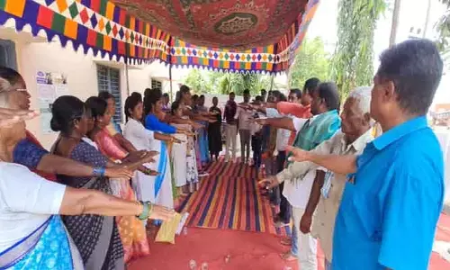 అంటరానితనానికి సమాజంలో స్థానం లేదు