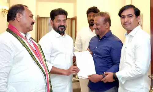 తహశీల్దార్లకు పదోన్నతి కల్పించండి.. సీఎంకు ట్రెసా రిక్వెస్ట్