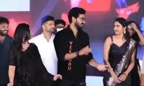 స్టేజ్ పైనే డ్యాన్స్ ఇర‌గ‌దీసిన‌ నిహారిక