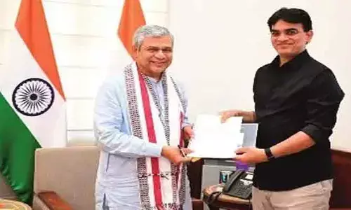 రైల్వే లైన్‌కు పడని ముందడుగు..  పట్టు వదలని విక్రమార్కుడిలా ఎంపీ నగేష్ తీవ్రయత్నాలు