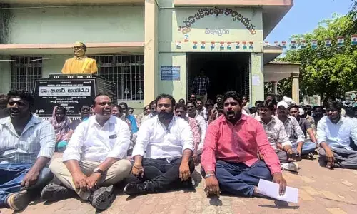 రచ్చకెక్కిన పిఠాపురం మున్సిపల్ కమిషనర్ బూతుల ఆడియో