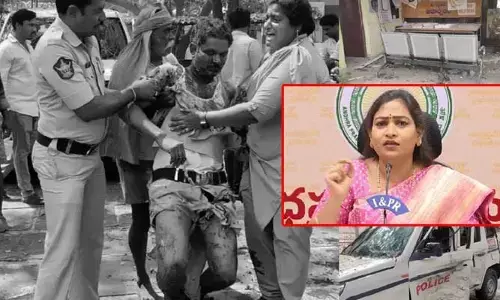 చల్లపల్లి పీఎస్ వద్ద పేలుడు.. ఘటనపై స్పందించిన హోంమంత్రి అనిత