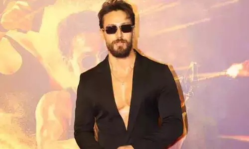 భయంతో వణికిపోతున్న హీరో.. ఒత్తిడి కారణంగా నా షెడ్యూల్స్ దెబ్బతింటున్నాయంటూ షాకింగ్ కామెంట్స్