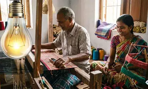 రాష్ట్రంలోని నేతన్నలకు తీపికబురు.. రేపటి నుంచే ‘ఉచిత విద్యుత్’ పథకం షురూ