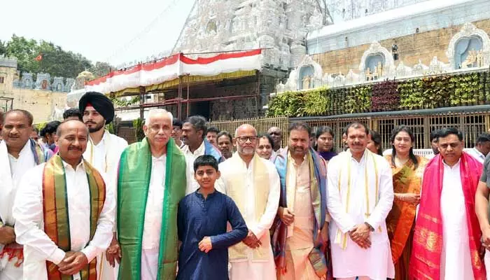 తిరుమల శ్రీవారిని దర్శించుకున్న ఏపీ రాష్ట్ర గవర్నర్ తిరుమల శ్రీవారిని దర్శించుకున్న ఏపీ రాష్ట్ర గవర్నర్