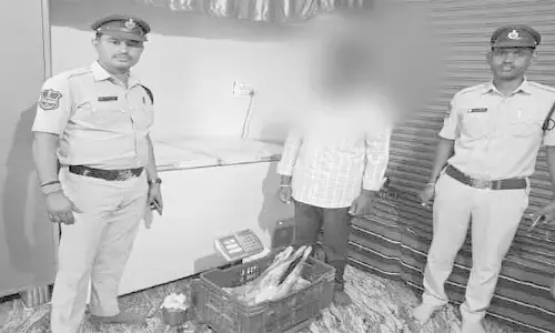 ప‌రిగిలో టాస్క్ ఫోర్స్ దాడులు