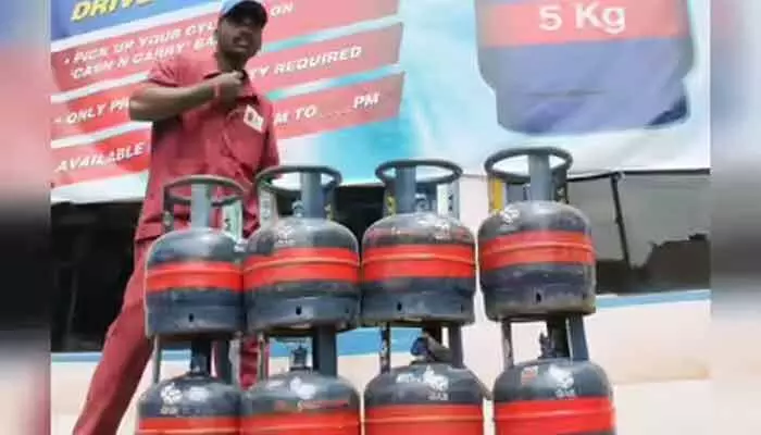 5 కేజీల ఎల్పీజీ సిలిండర్ల సరఫరా పెంపు 5 కేజీల ఎల్పీజీ సిలిండర్ల సరఫరా పెంపు