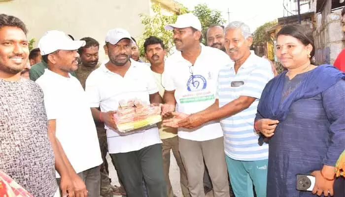 సౌకర్యాల కల్పన మాది.. సహకరించాల్సిన బాధ్యత మీది సౌకర్యాల కల్పన మాది.. సహకరించాల్సిన బాధ్యత మీది