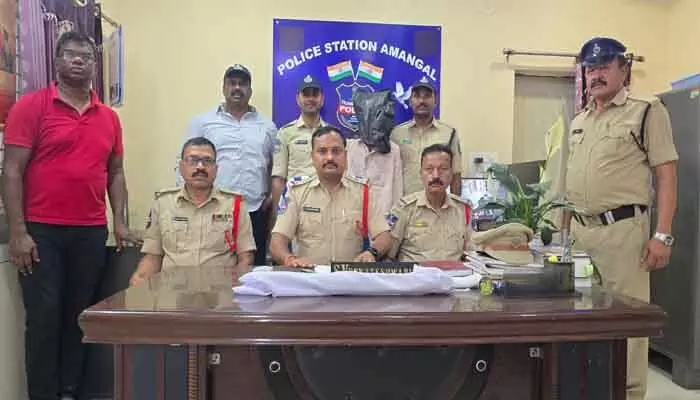 భార్య, కొడుకును హత్య చేసిన వ్యక్తిని రిమాండ్ కి తరలింపు భార్య, కొడుకును హత్య చేసిన వ్యక్తిని రిమాండ్ కి తరలింపు